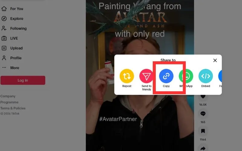 Nhấn Share (Chia sẻ) → Copy link (Sao chép liên kết)