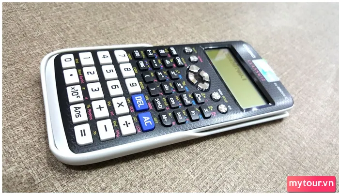 Giới hạn là giá trị mà hàm số hoặc dãy số tiến gần đến khi biến số tương ứng tiến gần đến một giá trị nhất định