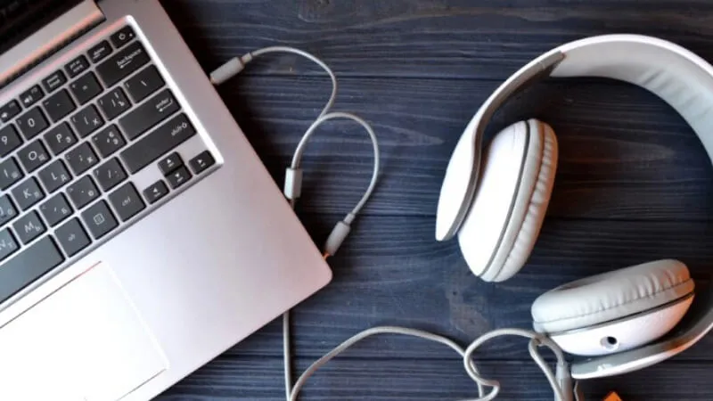 Kiểm tra lại kết nối jack tai nghe hoặc loa ngoài cắm vào máy tính