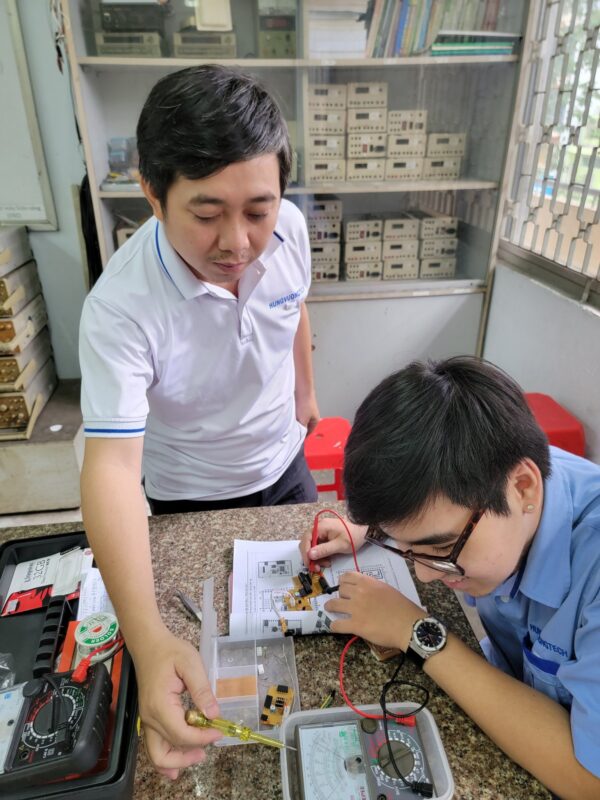 Cách Sử Dụng Máy Tính Trên Điện Thoại Hiệu Quả Nhất: Giải Pháp Chuyên Sâu Cho Kỹ Thuật Viên