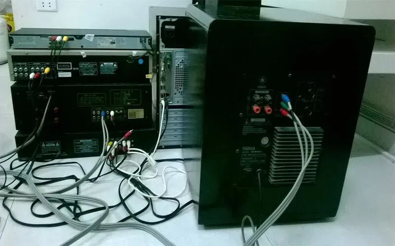 Sơ đồ chi tiết cách kết nối dây loa với máy tính để bàn qua cổng Line-out 3.5mm màu xanh