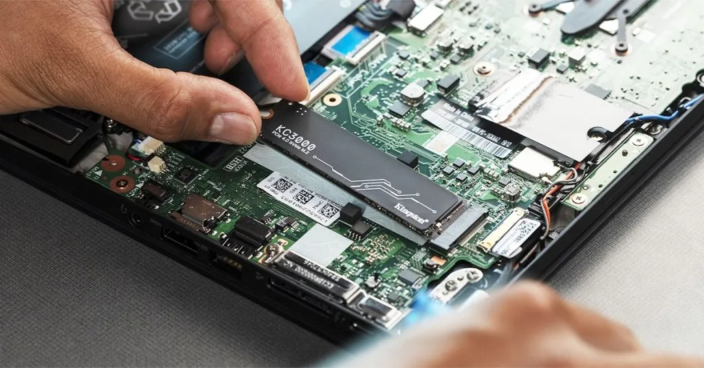 Kiem tra ket noi cap nguon va du lieu cua o cung HDD/SSD, buoc quan trong trong cách ấn máy tính de khac phuc loi F1