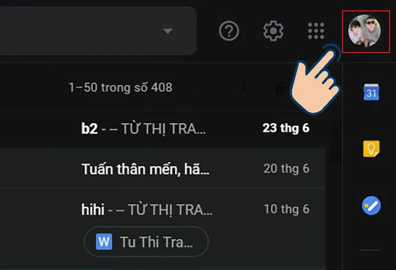 Thao tác nhấp vào hình đại diện trên giao diện Gmail để bắt đầu đăng xuất.