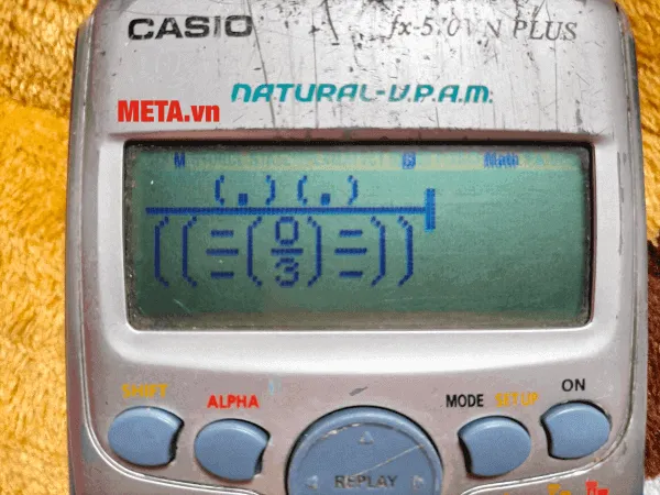 Minh họa allintitle:cách làm hình doraemon trên máy tính casio bằng phân số kép, thể hiện khuôn mặt Doraemon cơ bản.