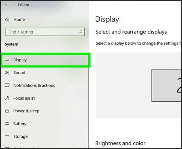 Kiểm tra cổng đầu vào (Input) phía sau màn hình để thực hiện cách nối dây máy tính với màn hình