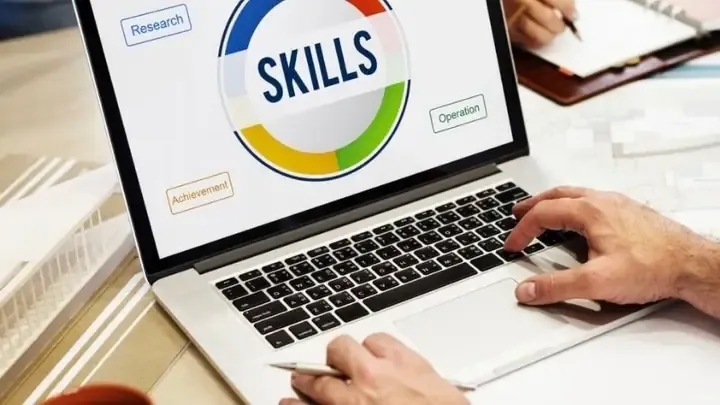 Hệ thống máy tính cây hoàn chỉnh: Màn hình, thùng máy, bàn phím và chuột