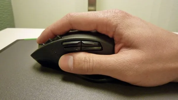 Sử dụng bàn phím để điều hướng máy tính, minh họa phím Windows và phím di chuyển, giải pháp thay thế chuột hiệu quả