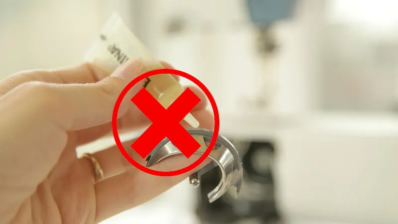 Sử dụng đúng loại dầu bôi trơn chuyên dụng cho quạt tản nhiệt của máy tính để tránh hư hỏng động cơ quạt