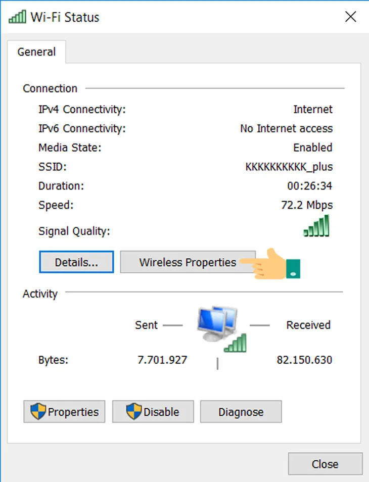 Cửa sổ Command Prompt (CMD) với quyền Administrator, công cụ hữu ích để xem cấu hình và phiên bản hệ điều hành.