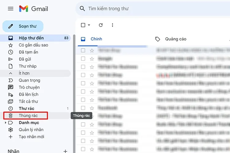 Vào thư mục Thùng rác (Trash) trên giao diện máy tính để xem và quản lý email đã bị xóa.