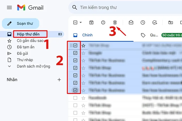 Chọn nhiều email bằng cách tick vào các ô vuông nhỏ trong Hộp thư đến để xóa hàng loạt.