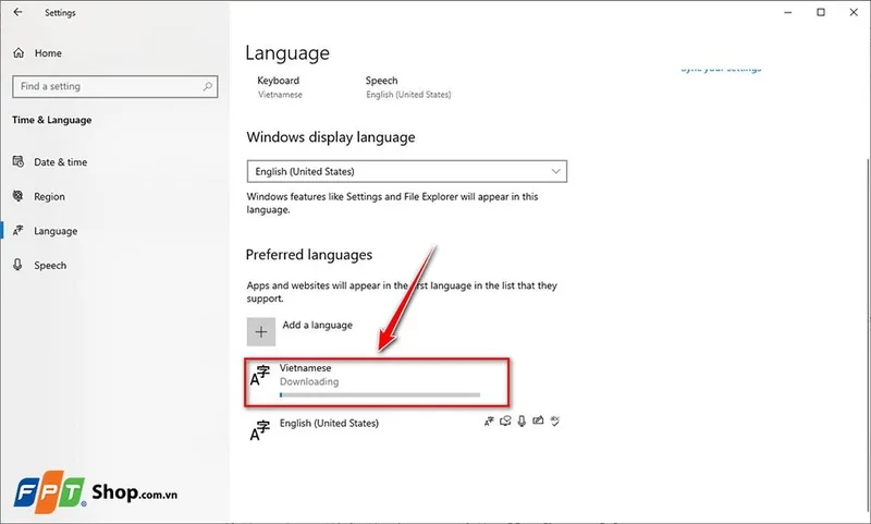 Quá trình tải xuống và cài đặt gói ngôn ngữ tiếng Việt đang diễn ra