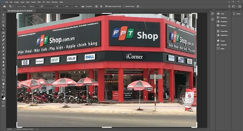 Mở file ảnh cần in bằng phần mềm xem ảnh trên máy tính Windows