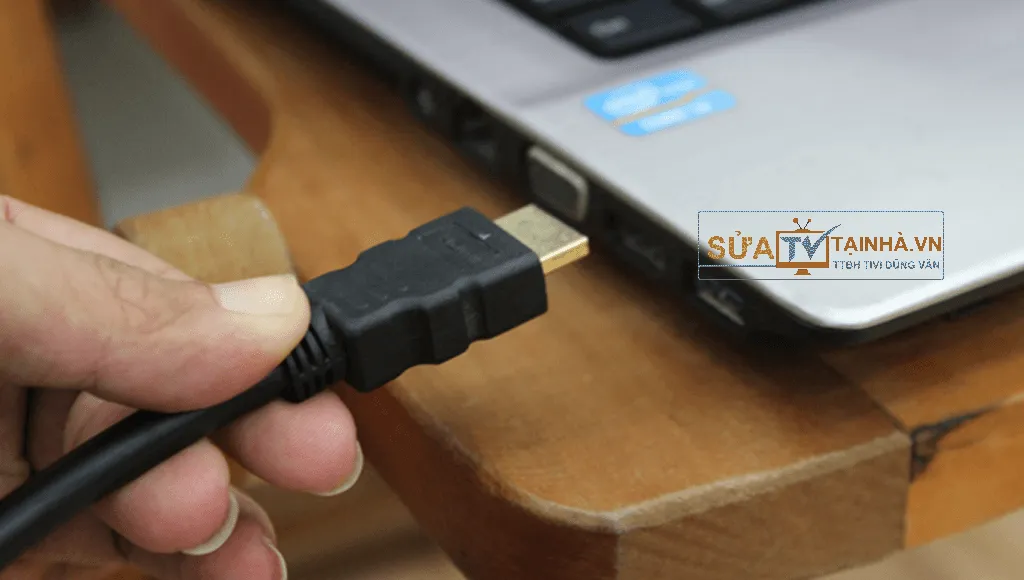 Cắm đầu HDMI vào máy tính