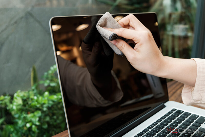 Cách Vệ Sinh Màn Hình Máy Tính Laptop Đúng Cách Và An Toàn Chuẩn Kỹ Thuật Viên