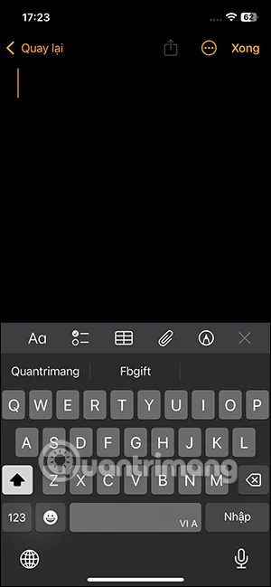 Giao diện tạo ghi chú mới và nhập liệu phương trình toán học trên máy tính iPhone