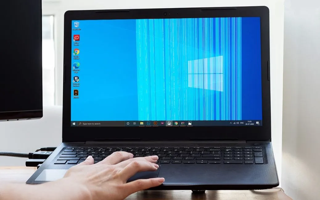 Phân Tích 6 Nguyên Nhân Phổ Biến Khiến Màn Hình Máy Tính Bị Sọc Ngang