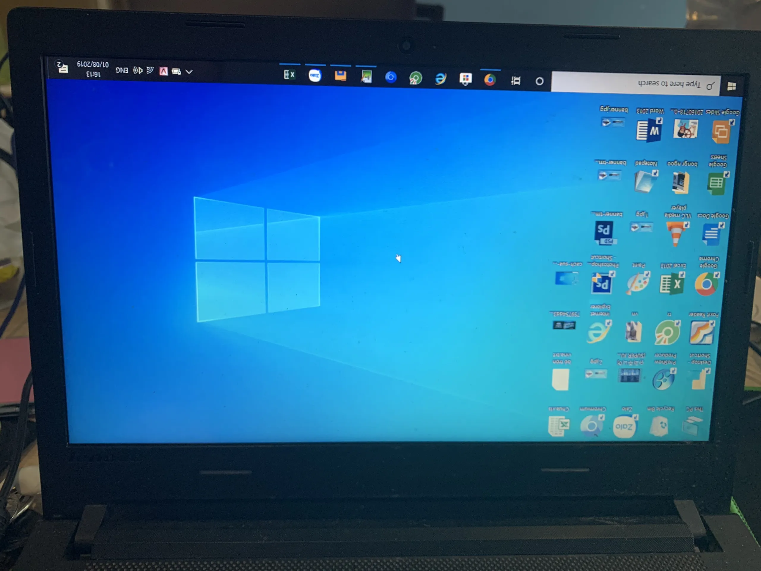 Giao diện cài đặt Display Settings trên Windows giúp người dùng kiểm tra và thay đổi thiết lập Orientation để xử lý màn hình máy tính bị ngược