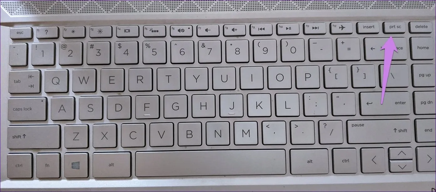 Nút Print Screen (PrtScn) trên bàn phím máy tính HP dùng để chụp nhanh toàn bộ màn hình