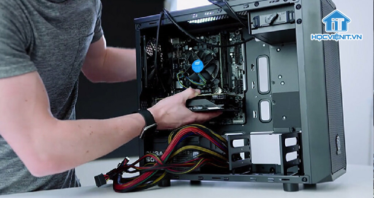 Cách Mở Máy Tính Trên Máy Tính: Hướng Dẫn Kỹ Thuật Viên Về Quy Trình Tháo Lắp Chuẩn Xác