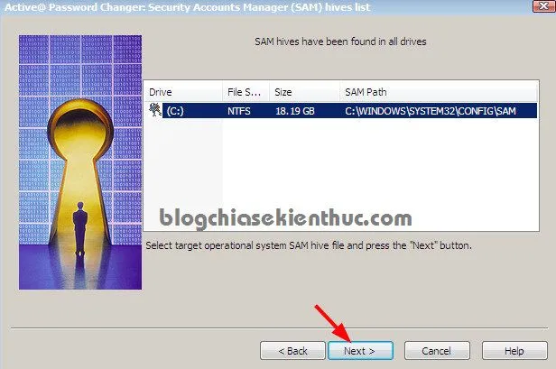 Cách Phá Password Máy Tính: Chọn phân vùng chứa hệ điều hành Windows trong Active Password Changer Pro