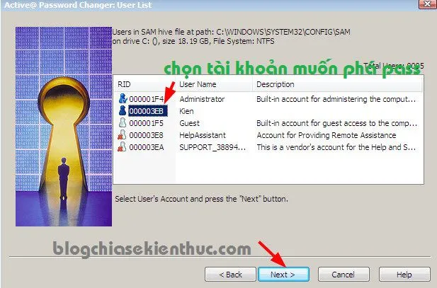 Chọn tên tài khoản người dùng (USER) cần xóa mật khẩu đăng nhập Windows bằng Active Password Changer Pro