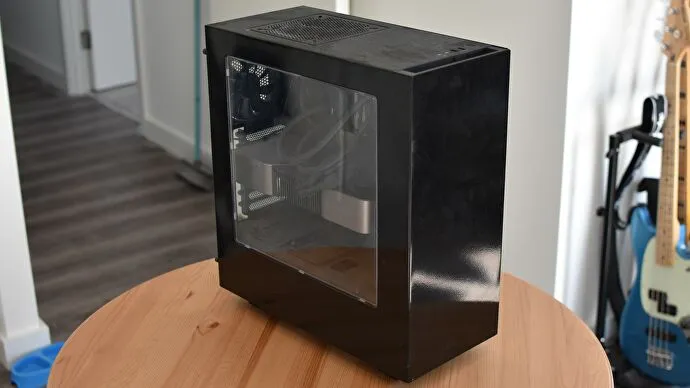 Rút cáp nguồn và các thiết bị ngoại vi trước khi tiến hành vệ sinh