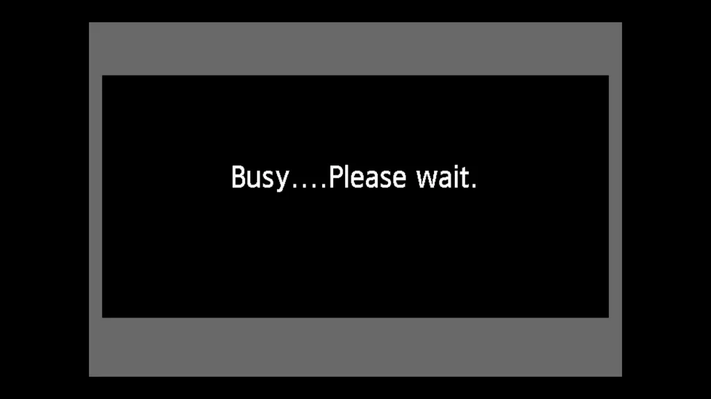 Quá trình máy ảnh Canon đang xử lý và chuẩn bị kết nối mạng không dây