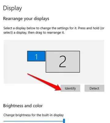 Giao diện Display Settings trong Windows 10 cho phép sắp xếp thứ tự và hướng màn hình rời