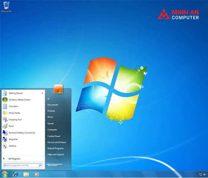 Màn hình máy tính (Desktop) sau khi khởi động hệ điều hành Windows, biểu tượng cho sự bắt đầu của quá trình học và làm việc với máy tính văn phòng.