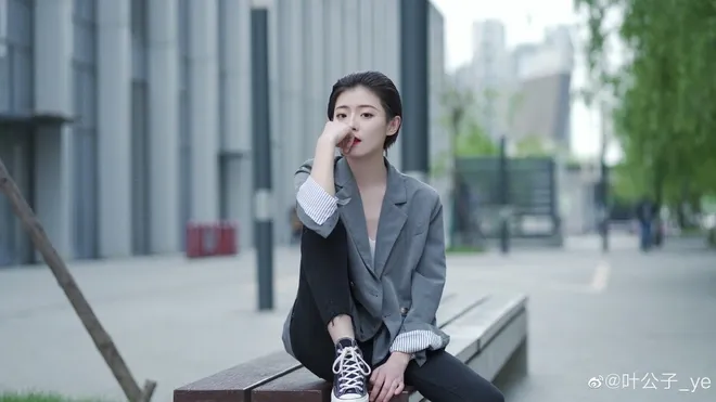 Diệp Công Tử xuất hiện trong một đoạn phim ngắn đầy tình tiết