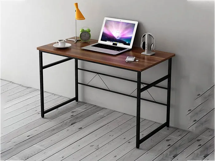 Bàn để máy vi tính nhỏ gọn và không gian lắp đặt