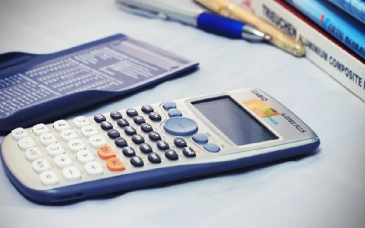 Mô phỏng cách bấm tổ hợp C(n, k) trên máy tính Casio 570MS sử dụng phím chia và SHIFT