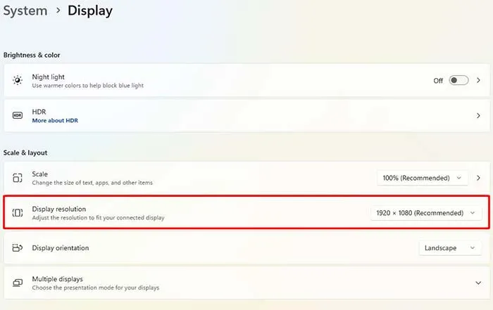Kiểm tra cổng kết nối DisplayPort, HDMI và DVI trên Card đồ họa máy tính để đảm bảo hỗ trợ độ phân giải cao khi cài màn hình.