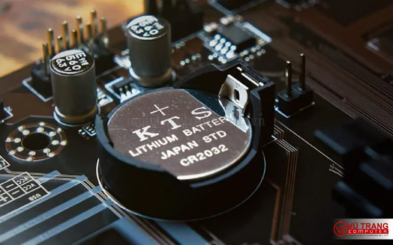 Ảnh mô tả viên pin CMOS trên bo mạch chủ máy tính