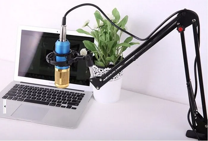 Hát karaoke trên máy tính tại nhà là một cách giải trí lành mạnh, hữu ích và tiết kiệm