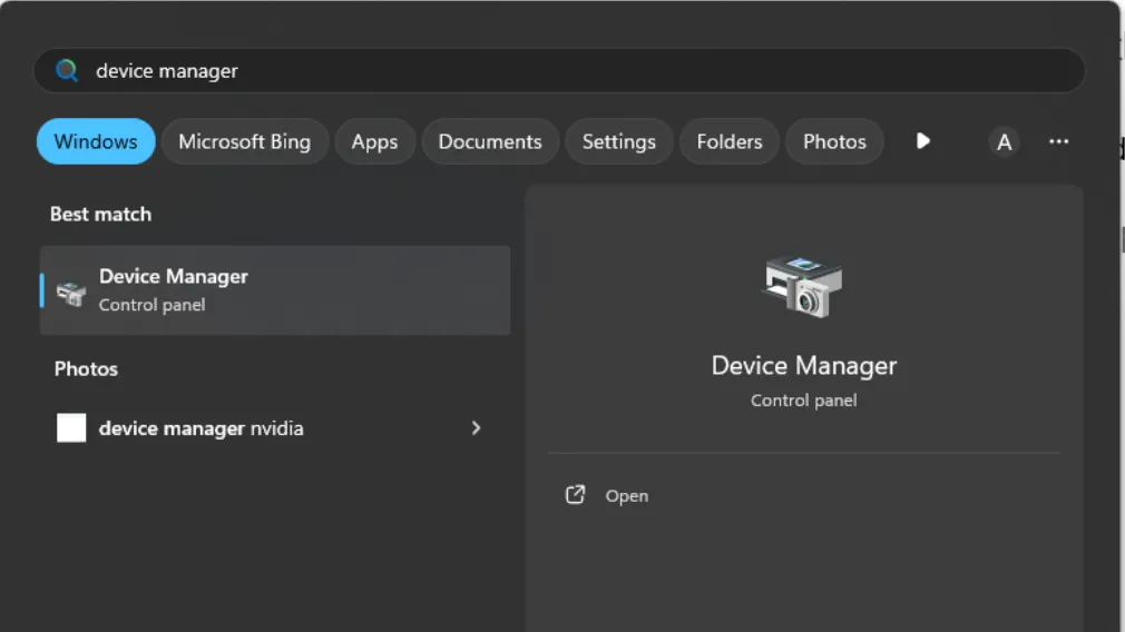 Giao diện tìm kiếm Device Manager để thiết lập lại trình điều khiển đồ họa