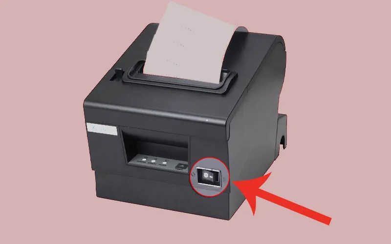 Nhấn nút nguồn trên máy in để bật máy trước khi thiết lập kết nối