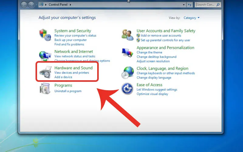 Chọn mục Hardware and Sound trong Control Panel
