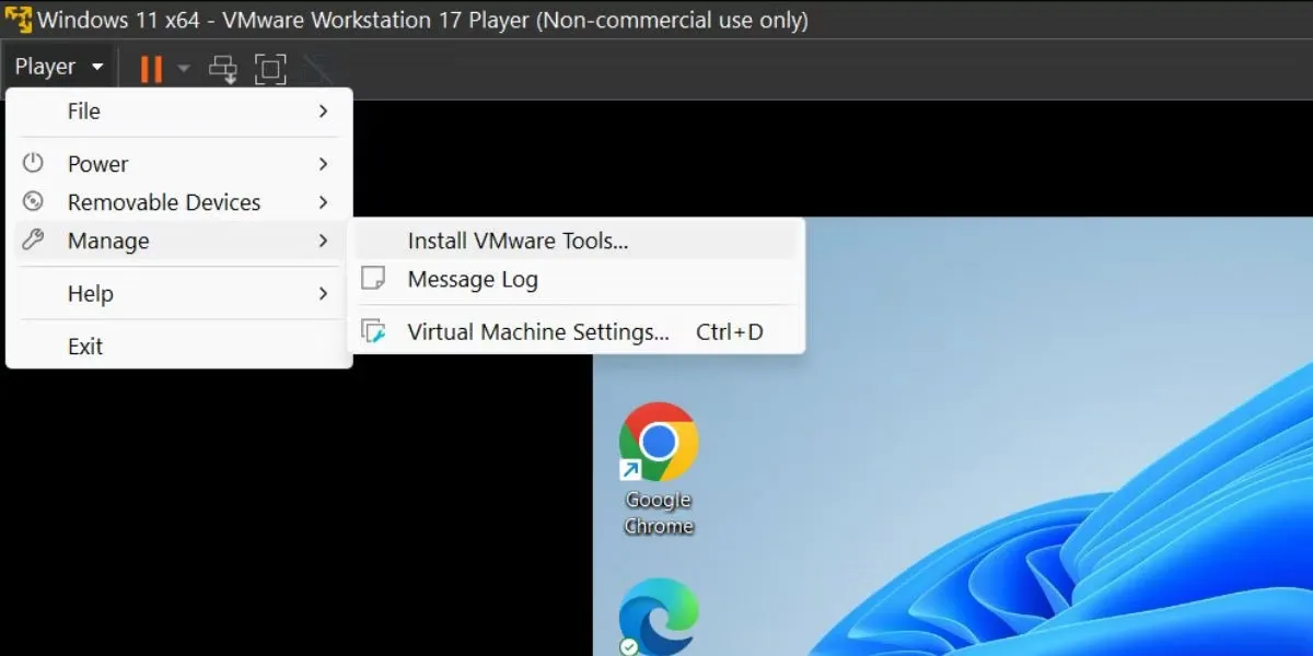 Chọn 'Install VMware tools' để gắn file image thiết lập