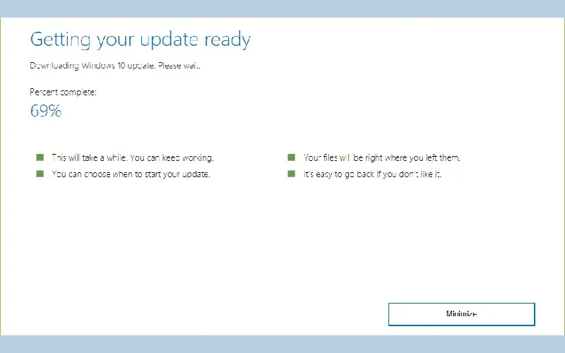 Màn hình yêu cầu khởi động lại máy tính để hoàn tất áp dụng các bản cập nhật Windows