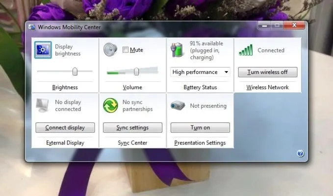 Giao diện Mobility Center trong Windows giúp điều chỉnh cách chỉnh màn hình máy tính Samsung