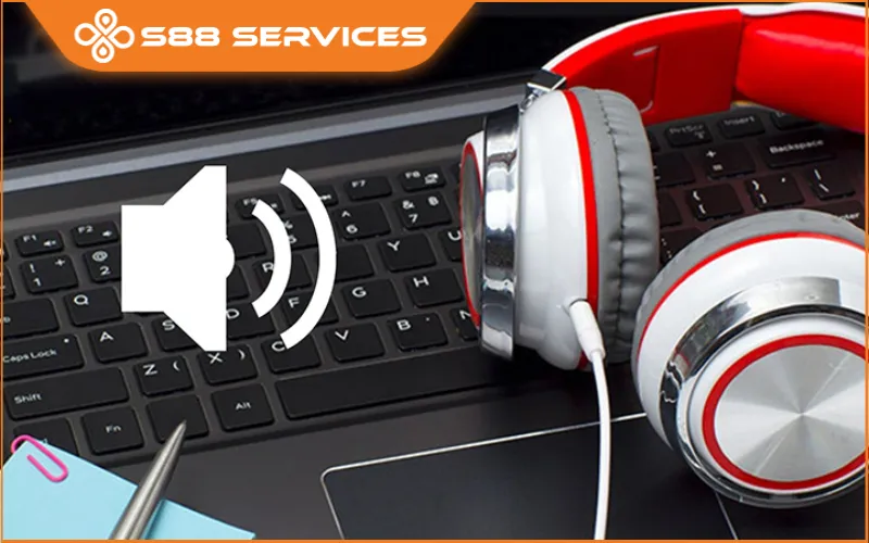 Hình ảnh minh họa các loại tai nghe phổ biến và cổng kết nối, hỗ trợ allintitle:cách cài đặt tai nghe cho máy tính