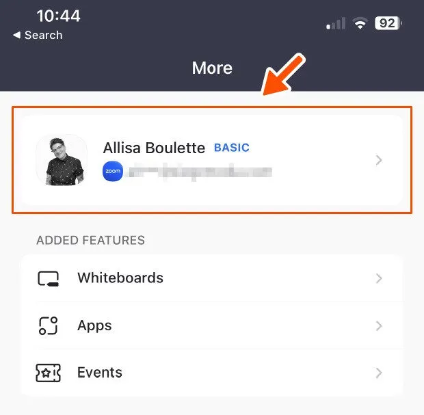 Truy cập tên tài khoản để vào phần cài đặt ảnh hồ sơ trên Zoom mobile