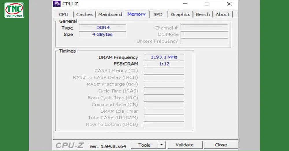 Tab Memory trong CPU-Z hiển thị loại RAM (DDR4), dung lượng tổng, và tốc độ hoạt động hiện tại.