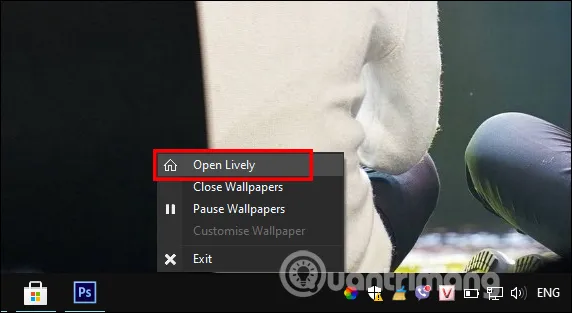 Khởi động ứng dụng Lively Wallpaper từ Taskbar để bắt đầu quá trình cài đặt video làm hình nền máy tính.