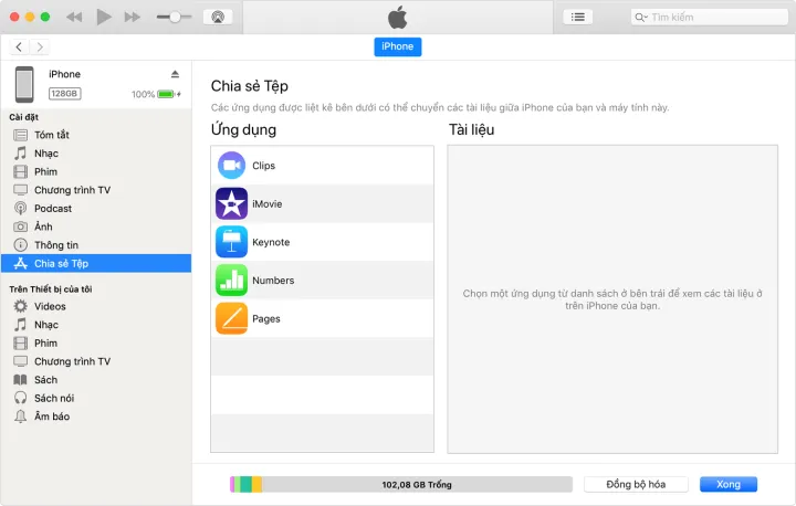 Minh họa kết nối và đồng bộ hóa iPhone 12 Pro với iTunes trên hệ điều hành macOS cũ.