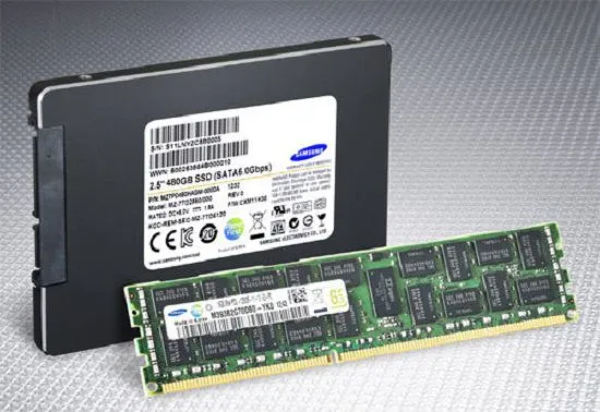 Hình ảnh minh họa các mô-đun RAM và ổ đĩa SSD NVMe, nâng cấp phần cứng là cách để máy tính mượt hơn