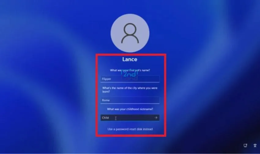 Nhập câu trả lời chính xác cho câu hỏi bảo mật để đặt lại mật khẩu