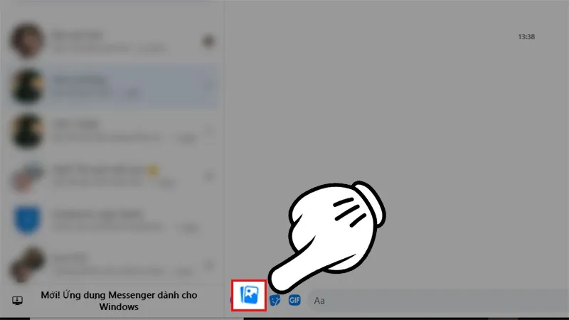 Nhấn vào biểu tượng hình ảnh trong giao diện Messenger để bắt đầu quá trình gửi nhiều ảnh qua Messenger trên máy tính